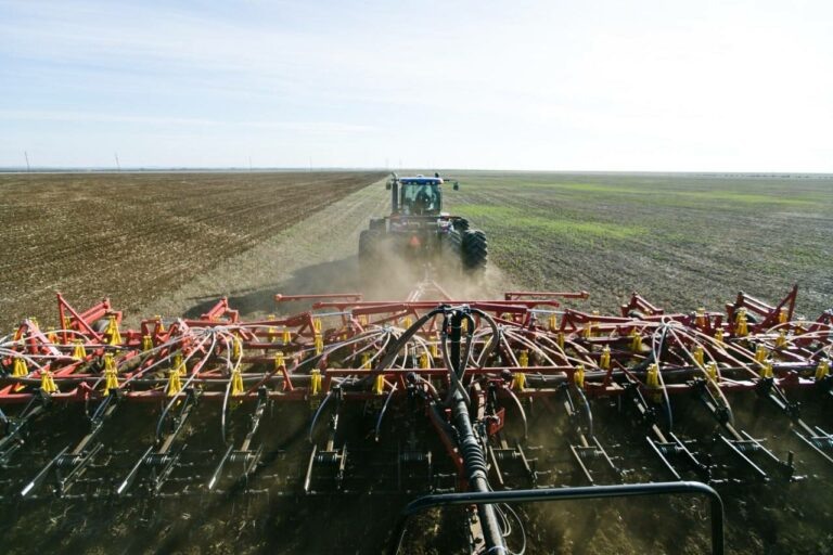    Оренбургские аграрии засеяли яровыми почти 850 тыс гектар Марина Шарт