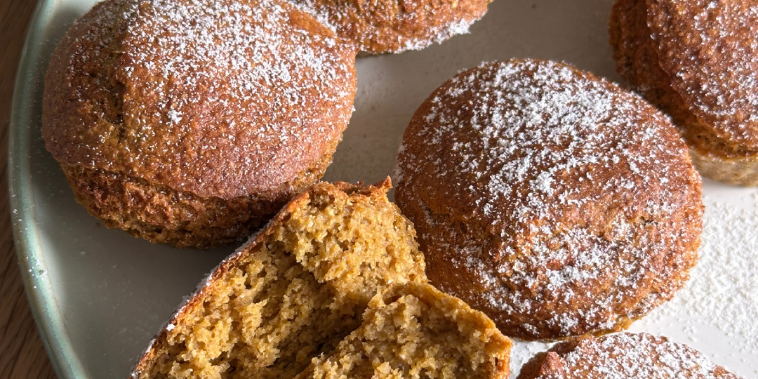 Вкусняшки без белого сахара - морковные кексы.