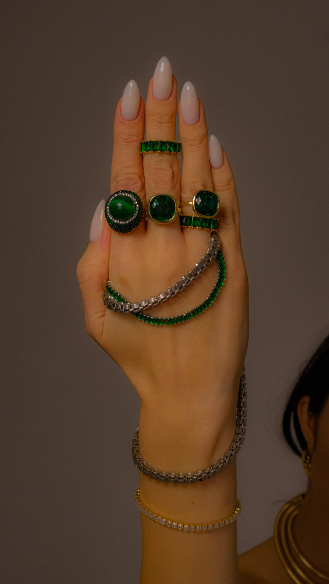 Публицистический разбор, в котором гламур сталкивается с реальностью, а золото — с вопросом: “А зачем, собственно?”