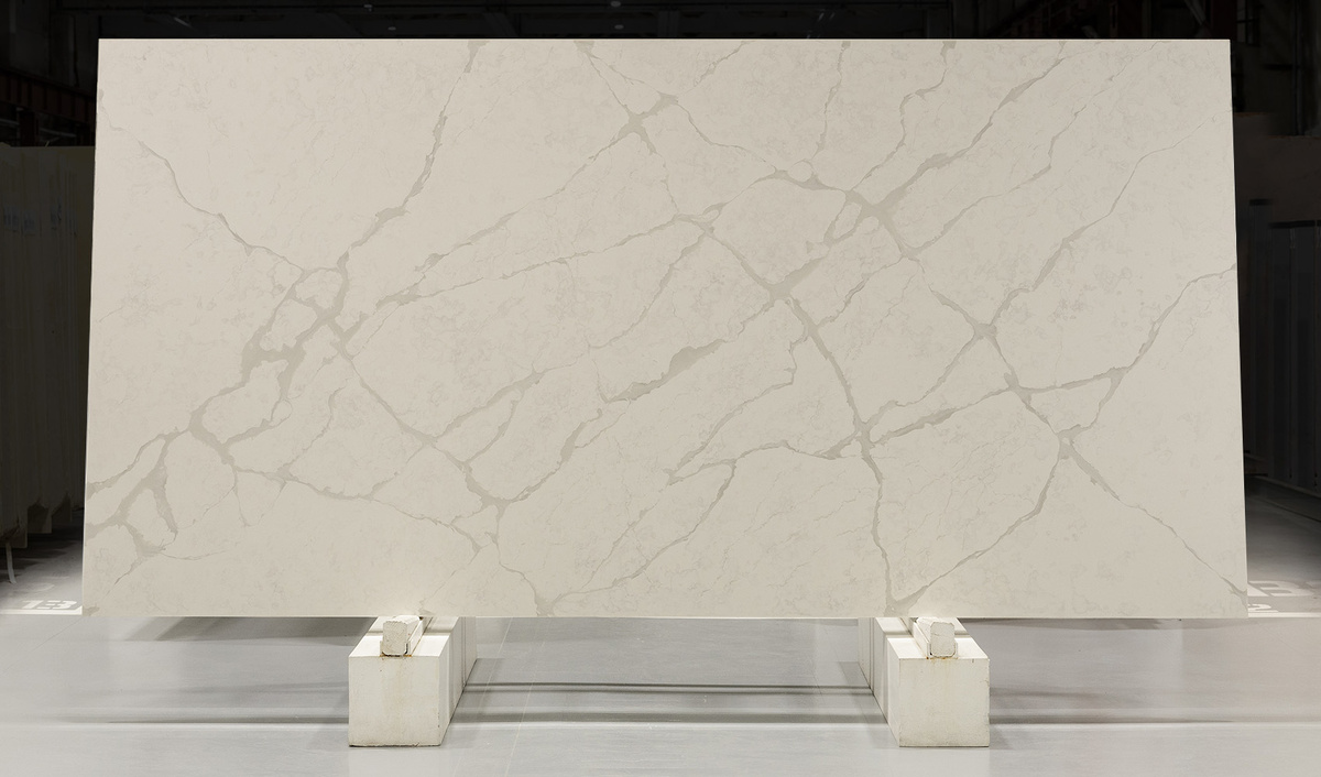 Кварцевый агломерат Этна Кварц в слэбах и в изделиях