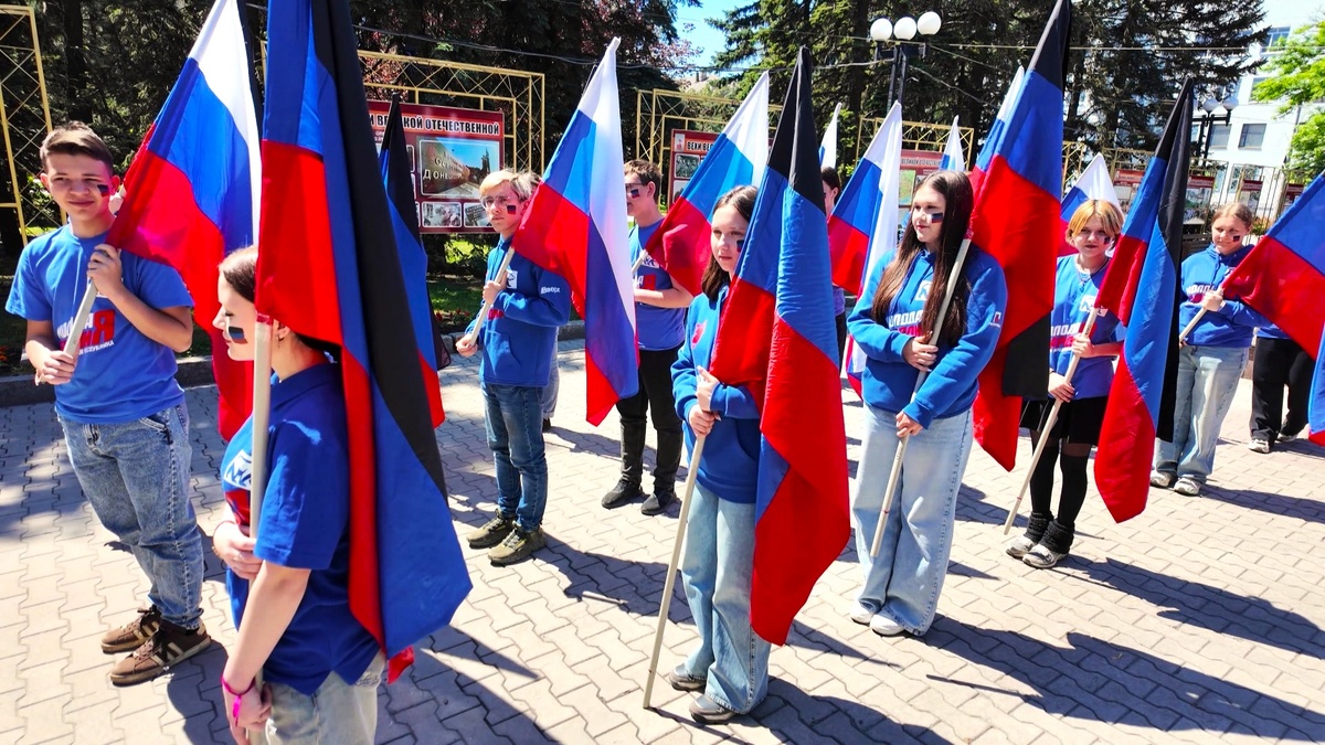    Молодёжь Макеевки отметила День Донецкой Народной Республики