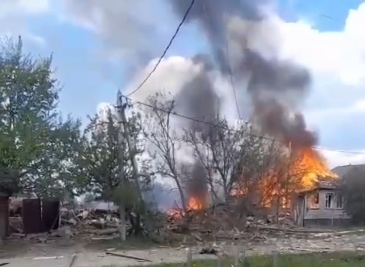    Вражеский дрон атаковал посёлок Глушково Курской области