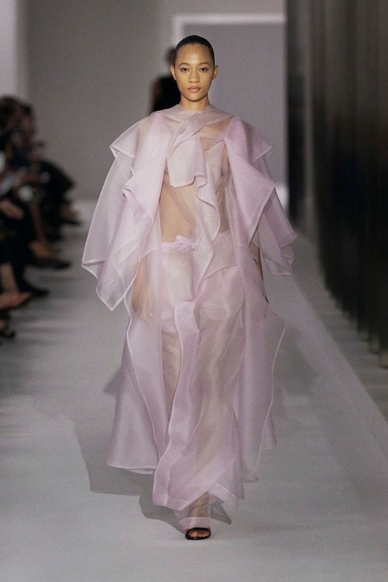    Powder pink /Khaite SS25. Courtesy of KHAITE