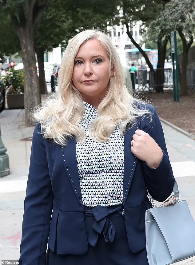 Вирджиния Джуффре, одна из публичных лиц и защитников жертв Джеффри Эпштейна, покончила жизнь самоубийством в прошлом месяце. Ей было 41 год 