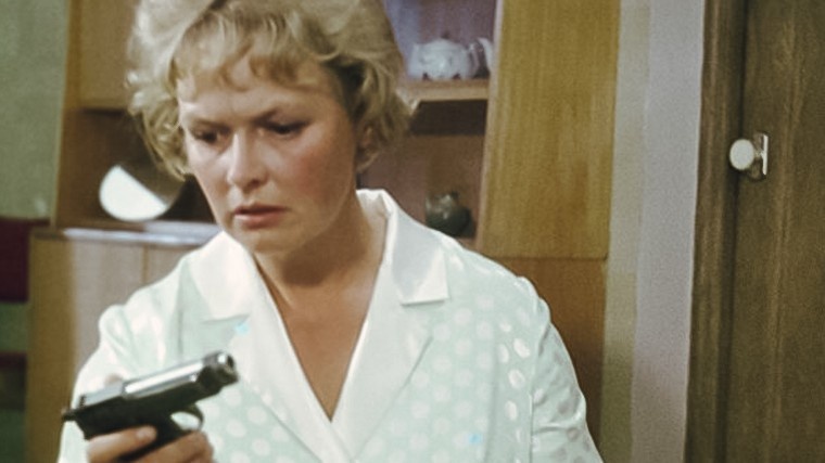    Кадр из фильма «Бриллиантовая рука» (1968)