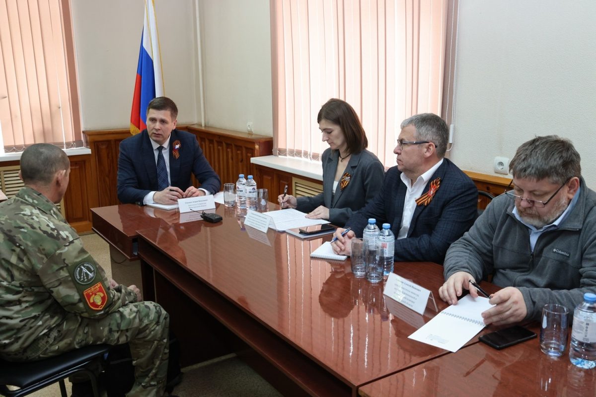    Андрей Гнеушев провел в Шатковском округе выездное заседание региональной межведомственной комиссии по поддержке участников СВО