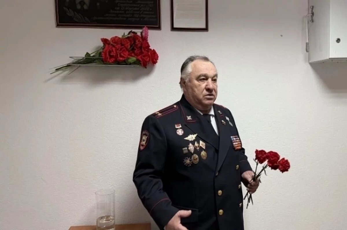    В Тюмени почтили память милиционеров и фотографа, погибших в Чечне