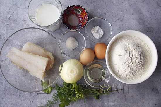 Что нужно для заливного пирога с рыбой.