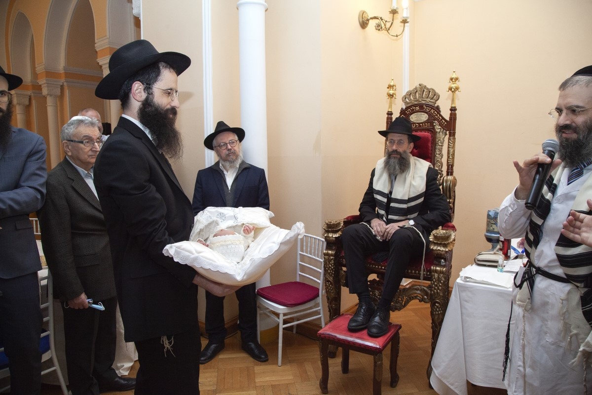 Обрезание в еврейской общине Петербурга. Фото jeps.ru