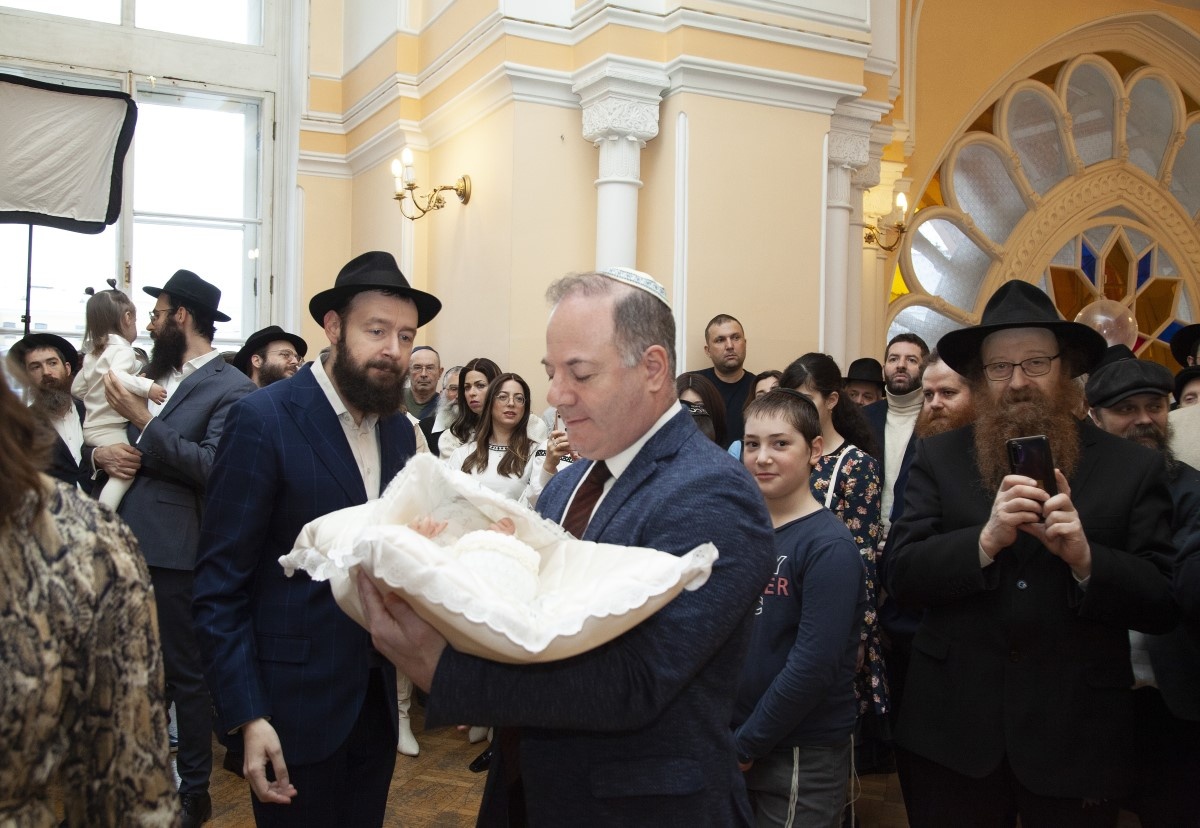 Обрезание в еврейской общине Петербурга. Фото jeps.ru