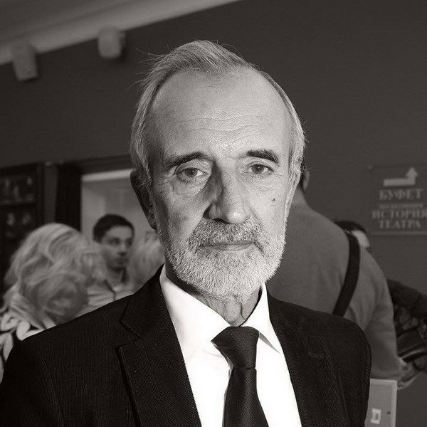     Губернатор Севастополя отменил гастроли театра Вахтангова из-за спектаклей Римаса Туминаса.