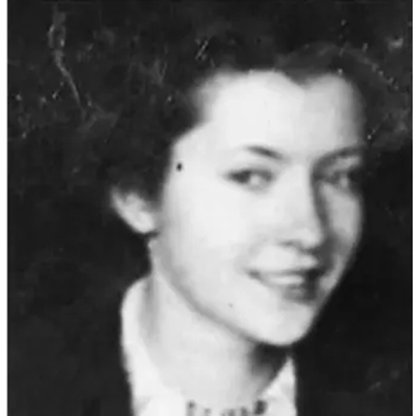 Юлия Владимировна Друнина, довоенная фотография