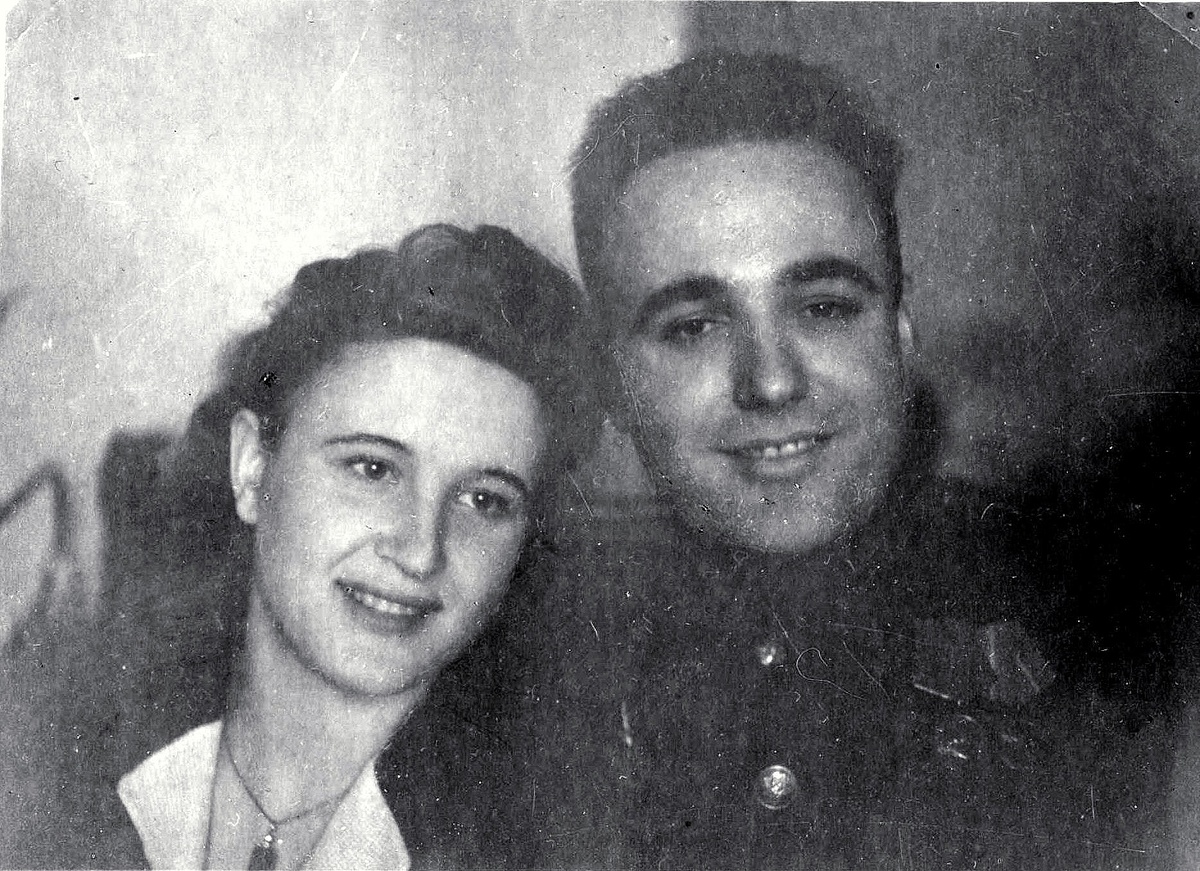 С женой на фото