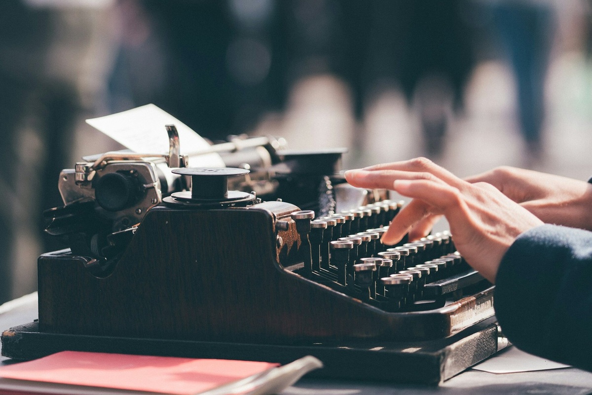     Как правильно писать и оформлять сценарий? Узнайте главные правила в историях Голливуда!