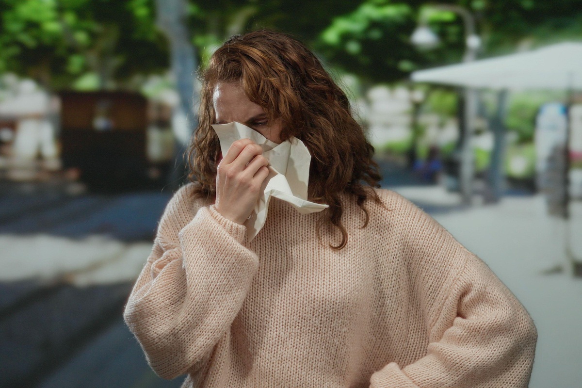     Почему некоторые люди чихают несколько раз подряд