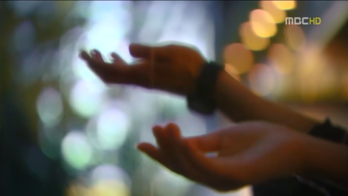 Кадр из дорамы "Струны Души"