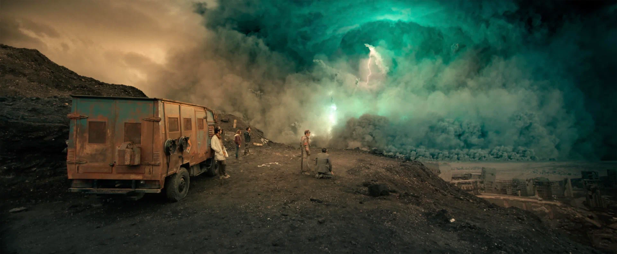 Кадр из фильма Le visiteur du futur. Режиссер: Франсуа Декрак. Производство: Allons Voir, Centre National de la Cinématographie (CNC), Ciné, Cinécap 4, Cinécap 5, Communaute Urbaine du Grand Nancy, Eurométropole de Metz, France 2 Cinéma, France Télévision, Inspire Metz, Le Tax Shelter du Gouvernement Fédéral de Belgique, OCS, Pyramide Productions, Région Grand Est, SCOPE Invest, Scope Pictures, SG Image 2019. Показ в России: Arna Media