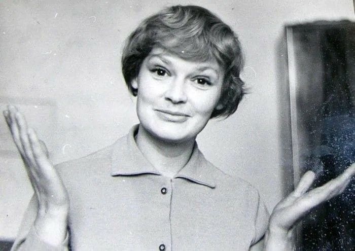 актриса Нина Гребешкова