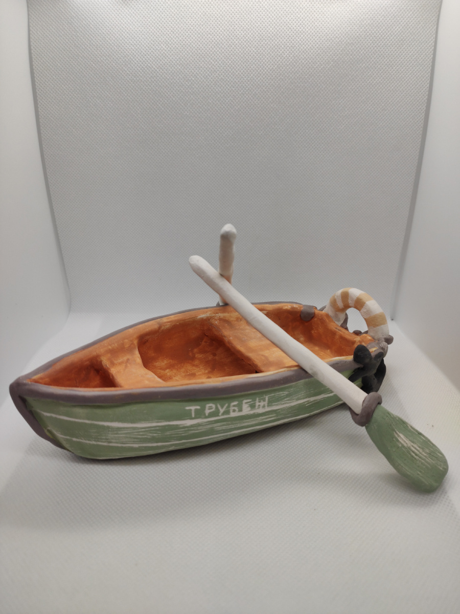 Это керамическая лодка на заказ, была целая серия