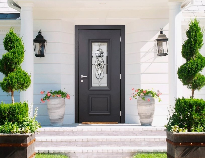 Какую входную дверь выбрать для частного дома?