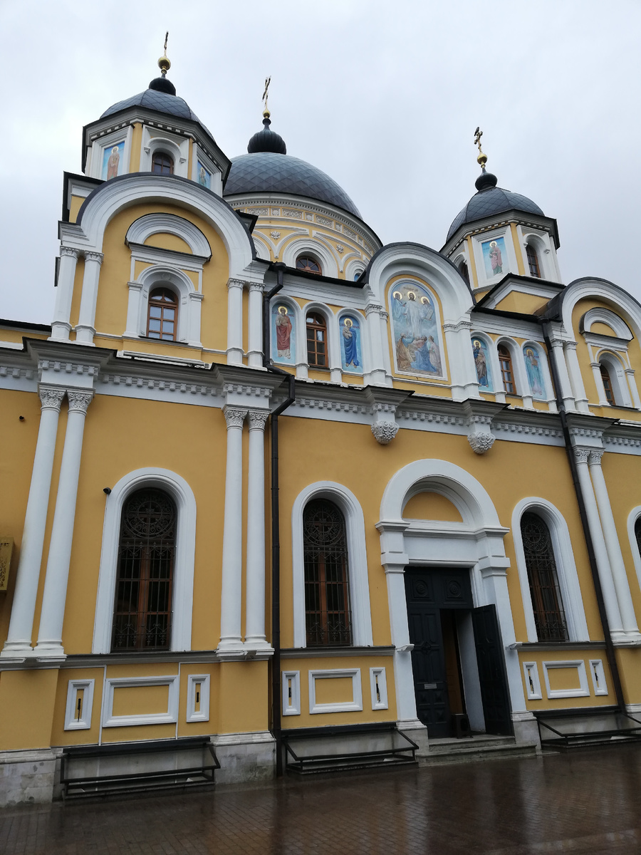 Храм Покрова Пресвятой  Богородицы, главный храм монастыря