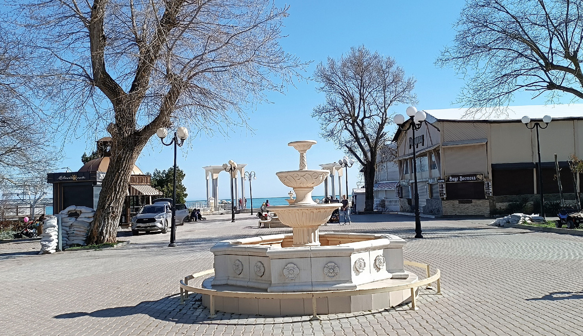 Центральная набережная. Евпатория