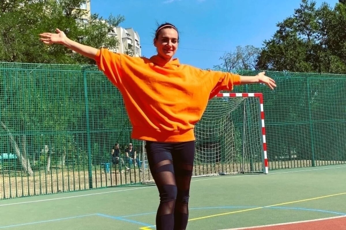    Олимпийская чемпионка Исинбаева сбежала из России с долгом за ЖКХ на 2 млн