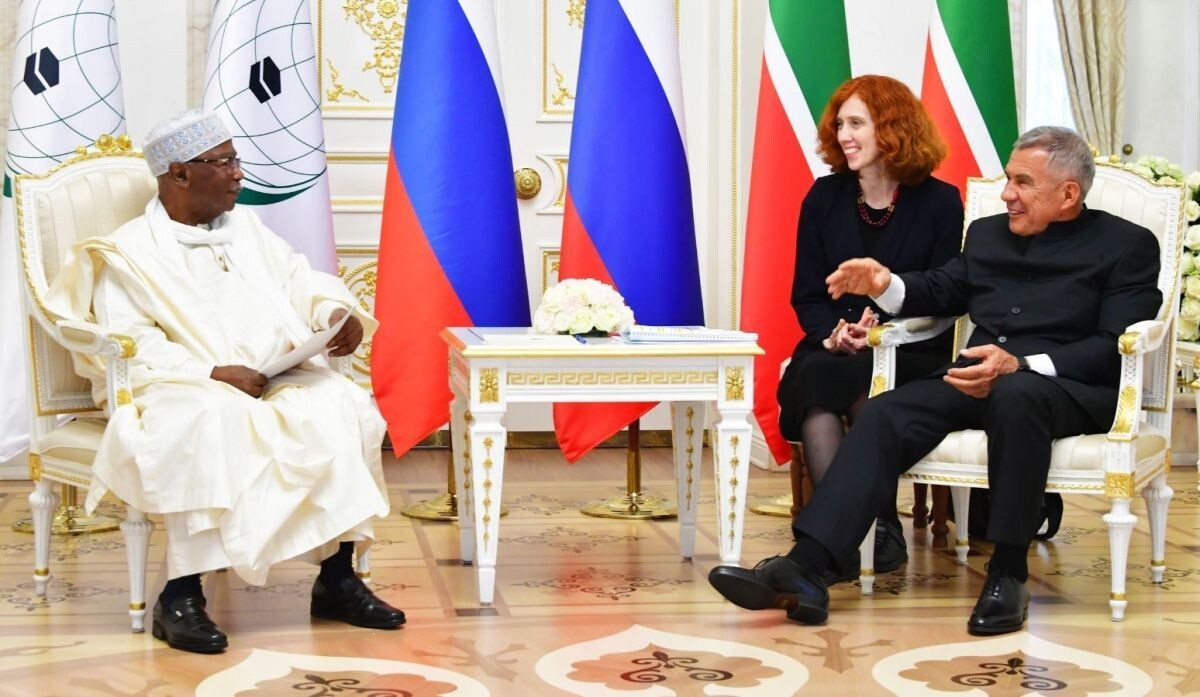     Раис Татарстана Рустам Минниханов и Генеральный секретарем Организации исламского сотрудничества Хусейн Ибрахим Тахой. Источник: tatarstan.ru Автор фото: Пресс-служба Раиса РТ