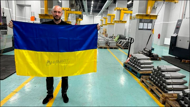    Как бы случайно в кадр попала табличка. Фото: соцсети Бочкалы
