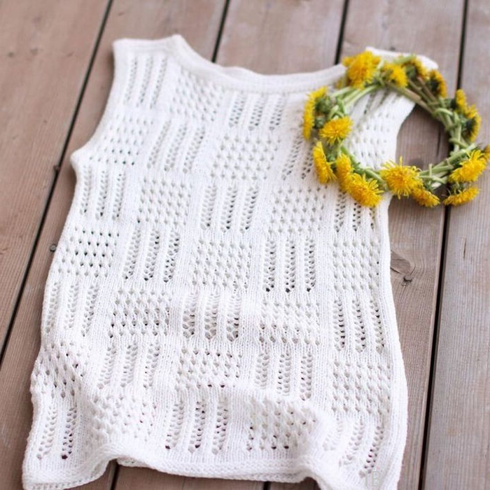 Топ спицами из натурального хлопка