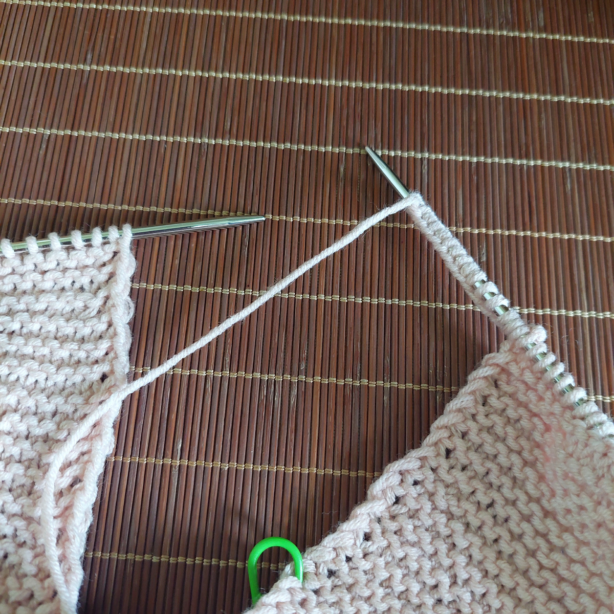 Добираем петли первого подреза.