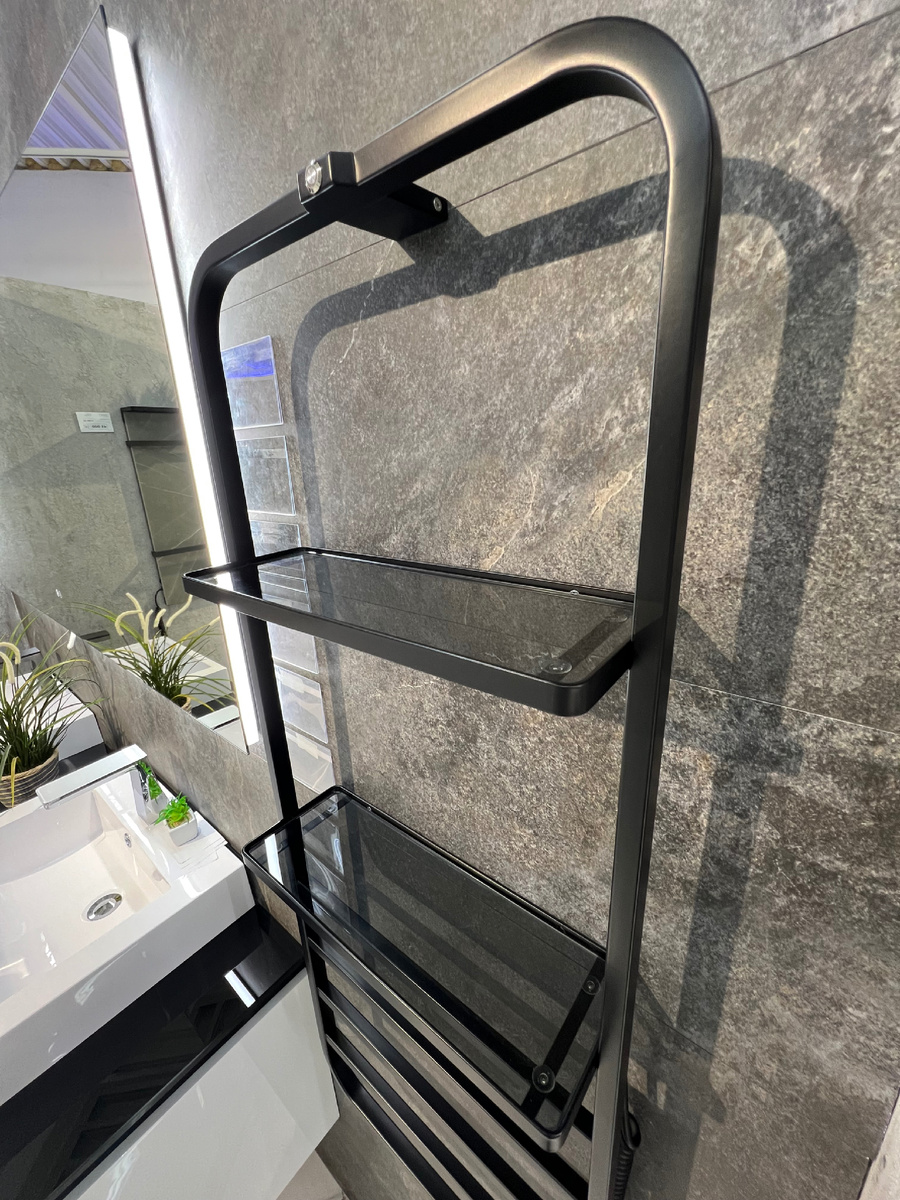 Полочки с тонированным стеклом