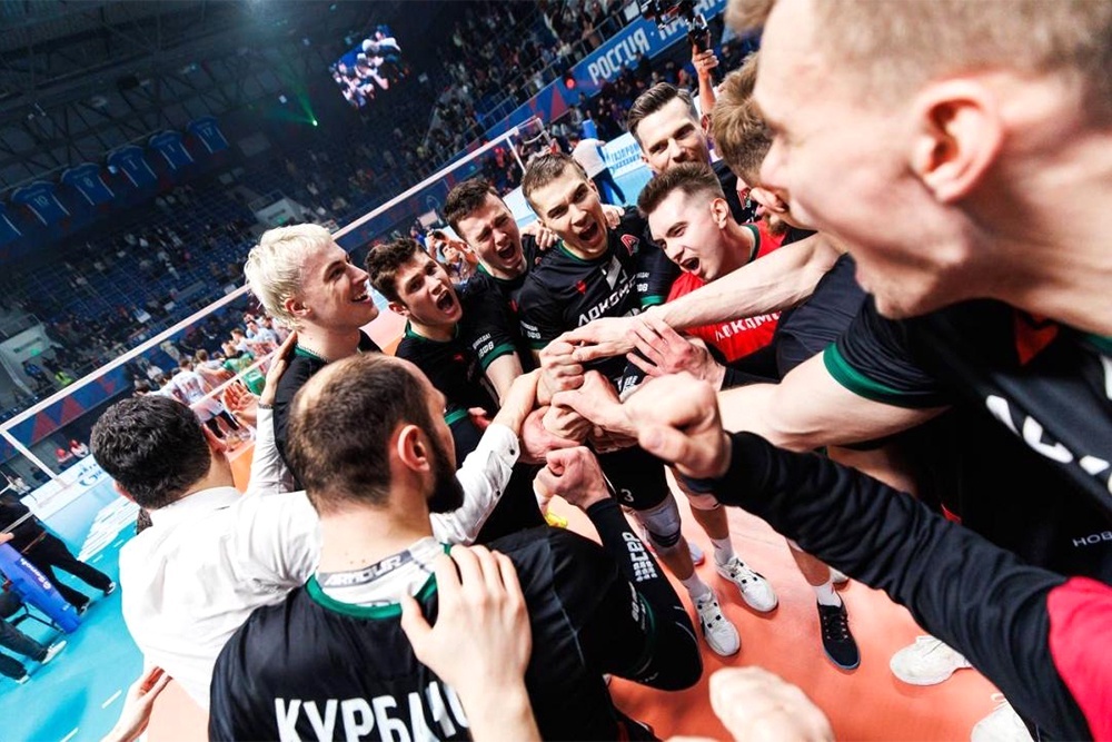    Новосибирцы собранно провели "Финал шести" и эмоционально поздравили друг друга с кубковым триумфом. / Пресс-служба ВФВ