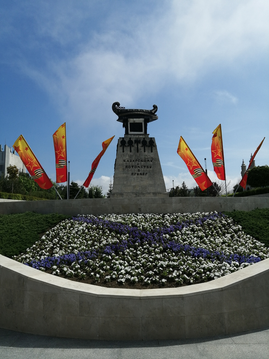 перед 9 мая город украсили флагами