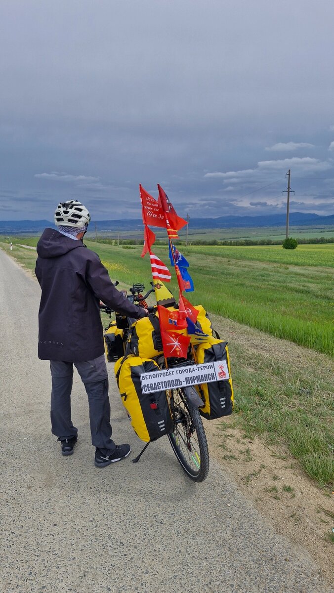 А впереди тёмные тучки....