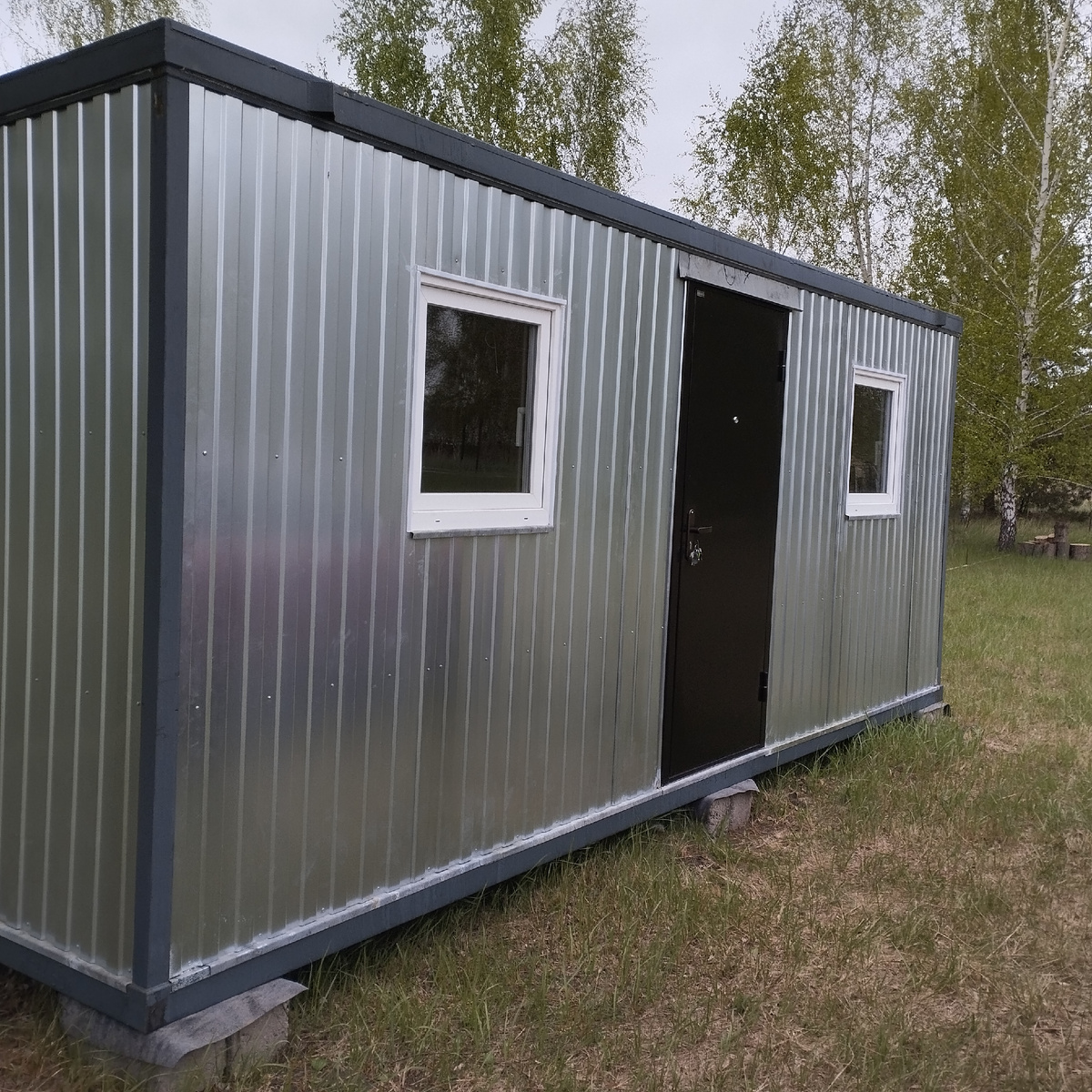 Блок-контейнер на нашем участке. Фото из личного архива.