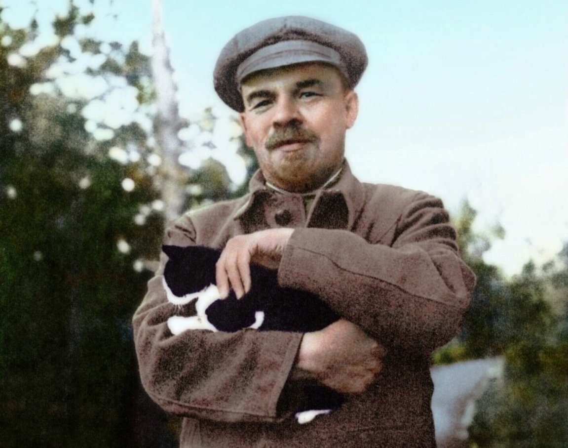 Сразу видно - вождь революции и ничто человеческое ему не чуждо.