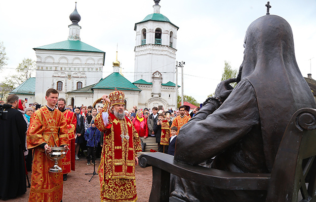 В Тверскую область привезли ковчег с частицей мощей патриарха Тихона