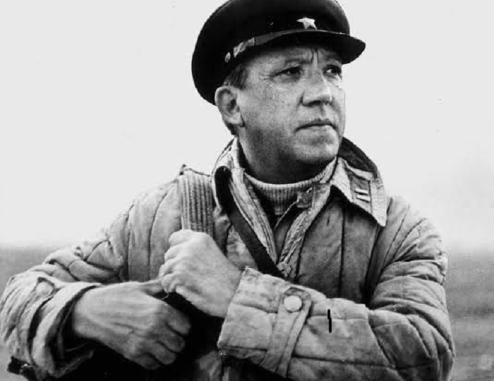 Как Юрий Никулин на войне переоделся в немецкую форму, чтобы напугать хвастливого сослуживца. Что тот сделал