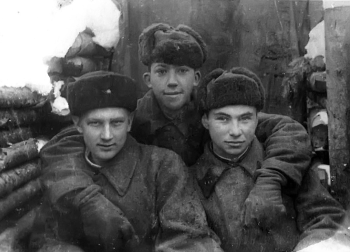 Юрий Никулин с товарищами в армии