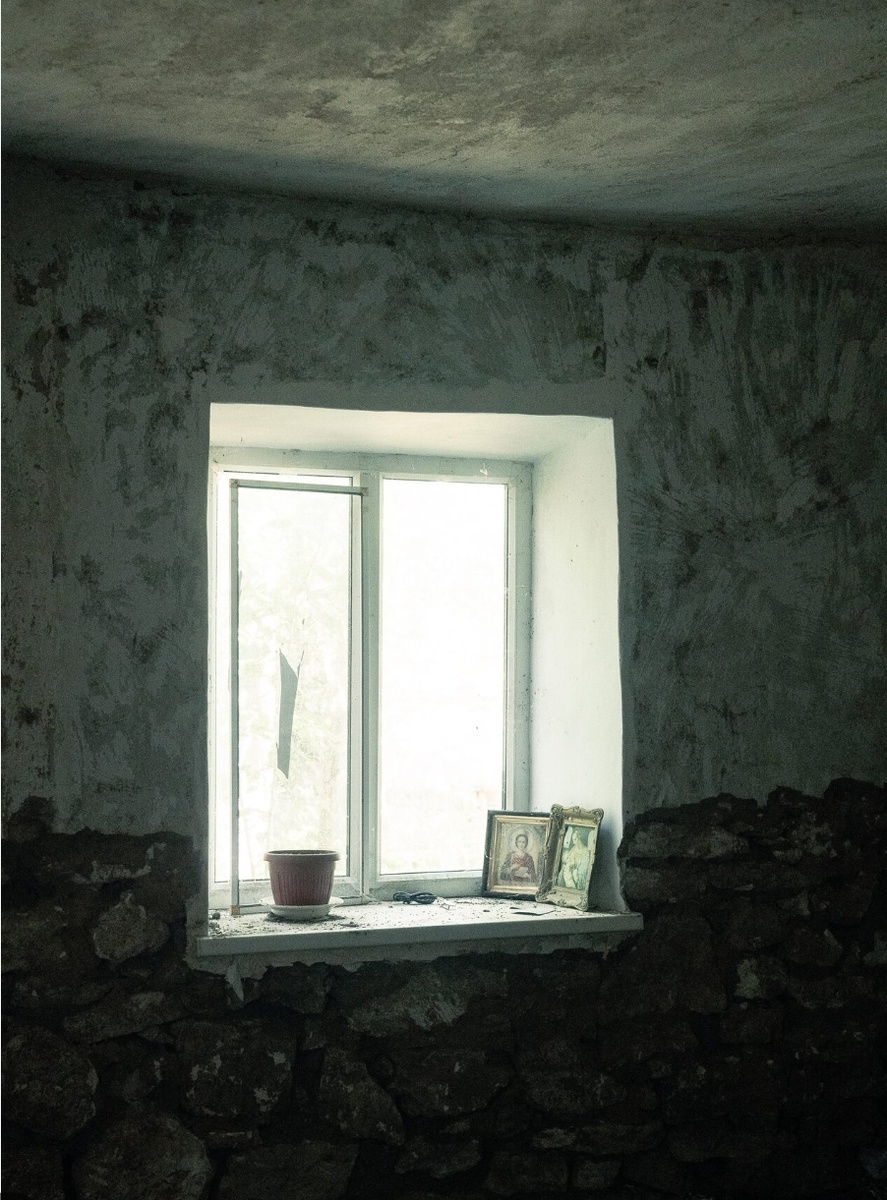 Во время наводнения я оказалась в изолированном посёлке, где открыто творили ужасные вещи. Когда преступники пришли за мной, спасти себя и ребёнка могла только хитростью. Это история о страхе, инстинкте выживания и материнской смелости.