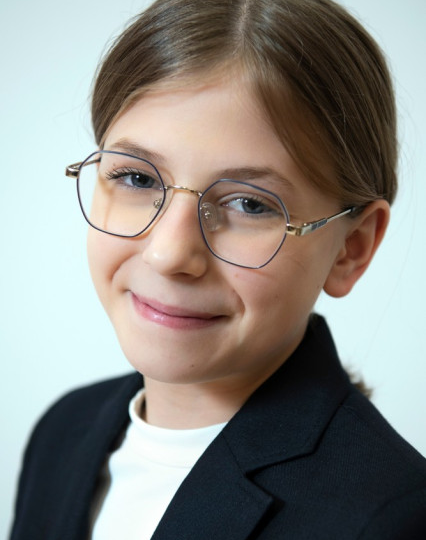 Каждой девочке нужна мама. Мамина любовь, забота и нежность.