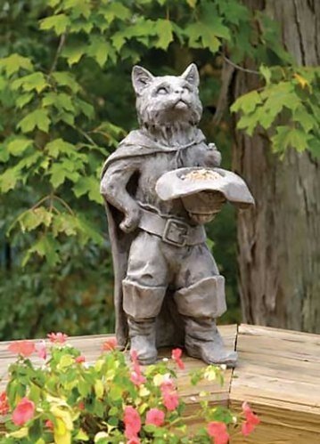 Памятник Коту в сапогах в США