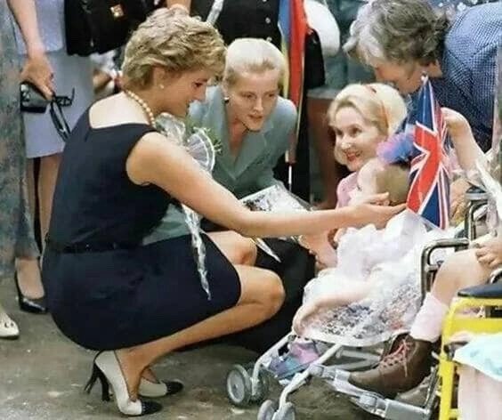 Анна Цибизова и принцесса Диана. Фото: соцсети