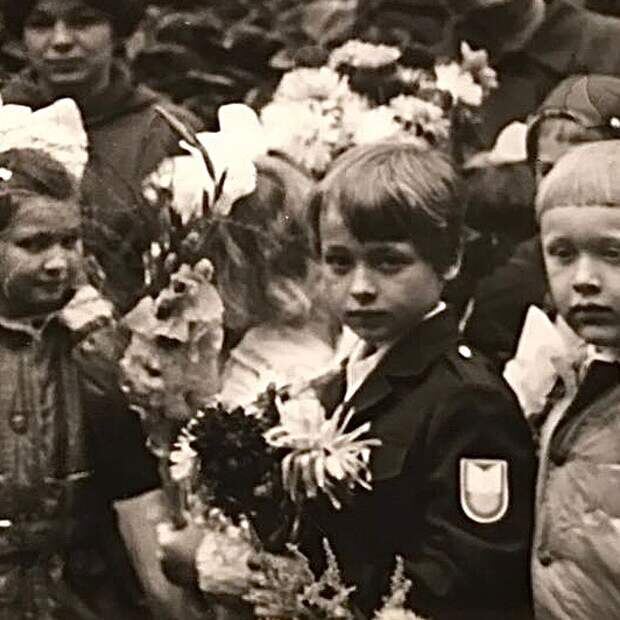                                               Первая школьная линейка будущего артиста