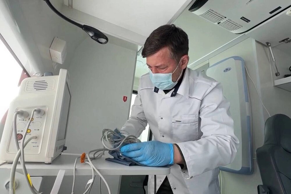    Военные врачи 810-й бригады морской пехоты отказывают помощь местным жителям Курского приграничья. Фото: Министерство обороны РФ