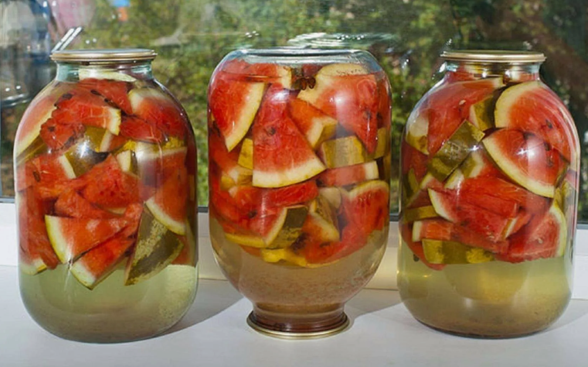 Соленые арбузы в банке. Источник фото spynews.ro