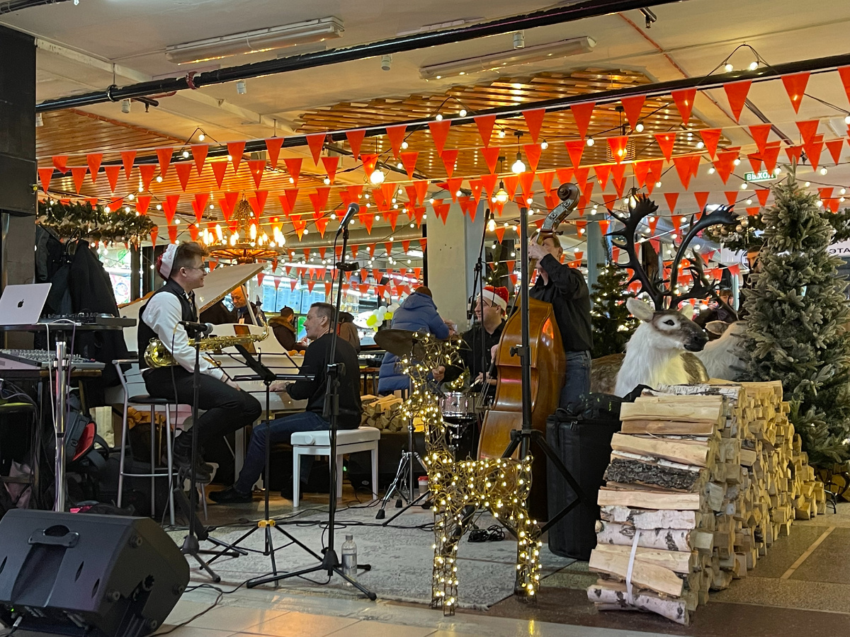 Листатйте галерею (цены разных лет)