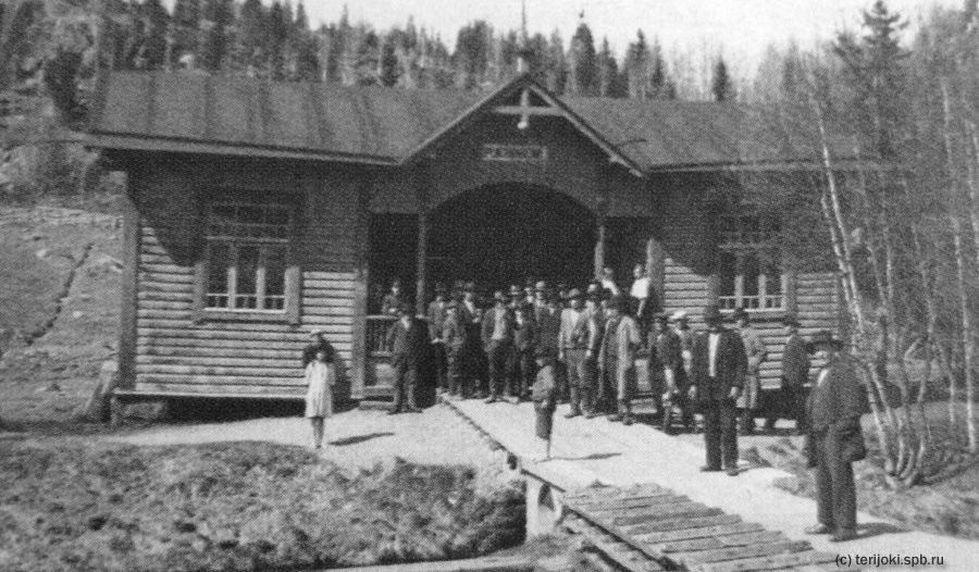 Вокзальное здание на разъезде Пукинниеми. Фотография 1920-х г.г. из коллекции П. Раухала
