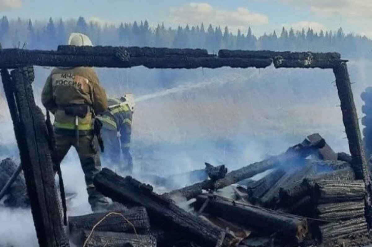    Баня и дворы горели в Томской области в прошедшие сутки